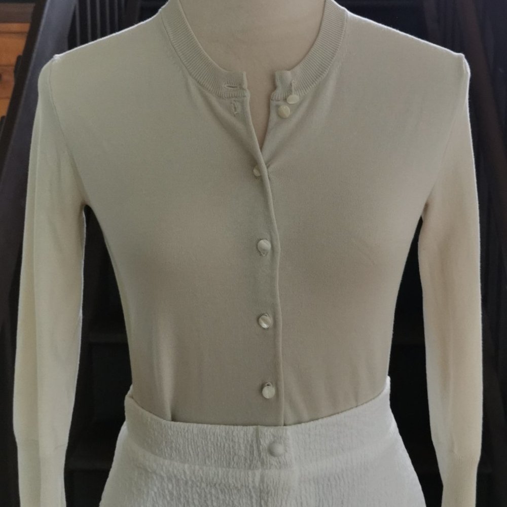 USED J. Crew cream/beige buttoned cardigan size extra small